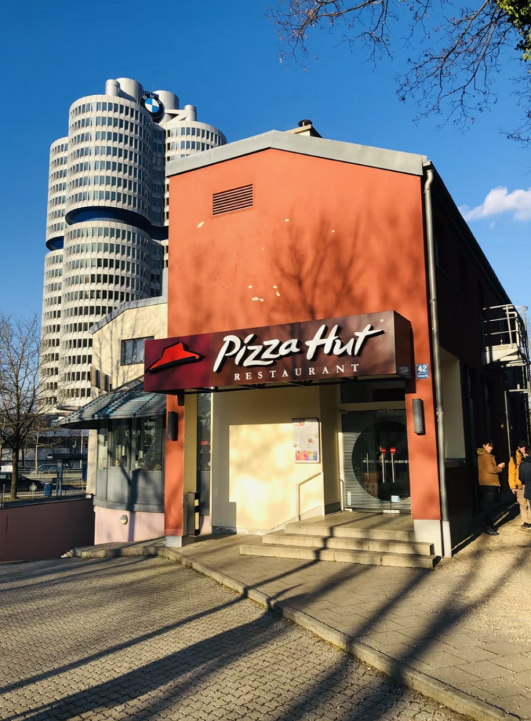 How late does Pizza hut deliver? Pizza Hut Delivery Timings