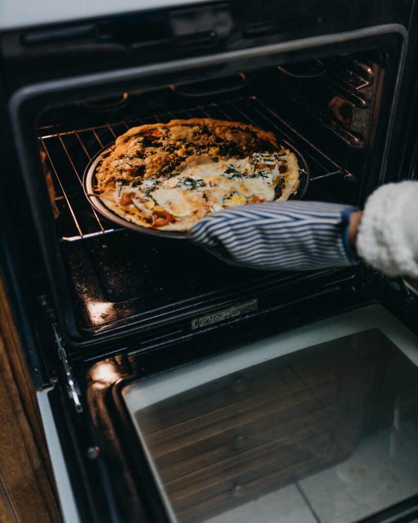 how-to-keep-a-boxed-pizza-warm-in-an-oven-4-simple-steps